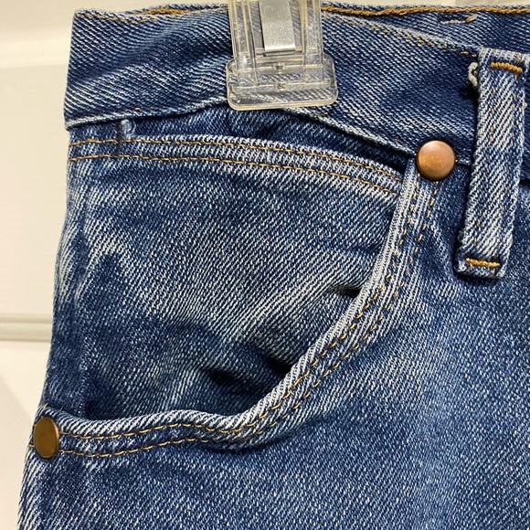 Wrangler Straight Leg Jeans Medium Wash Blue - Picture 3 of 10